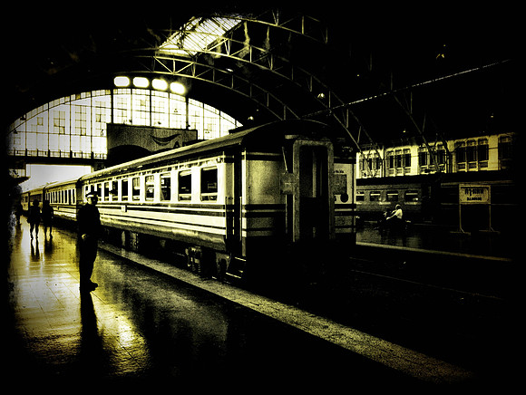 Hua Lumpong Train Station